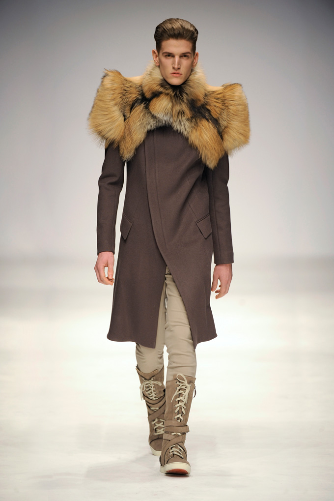 AW 0910 Look 8