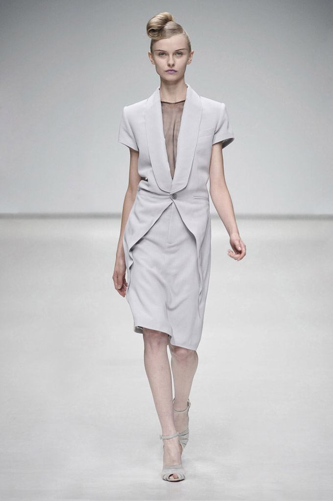 AW 0809 Look2