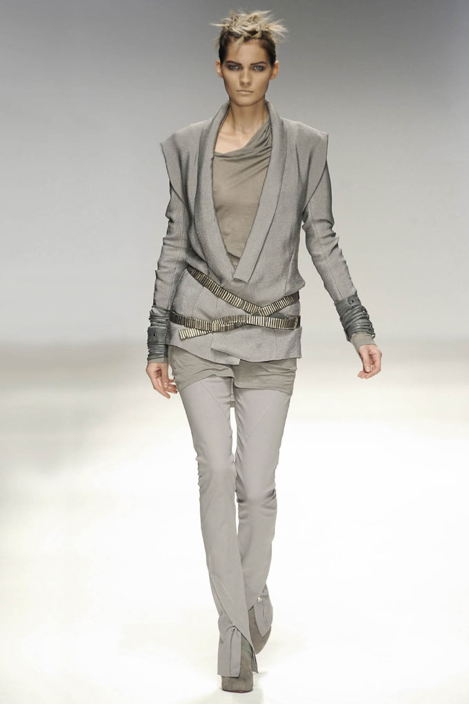 AW 0809 Look12