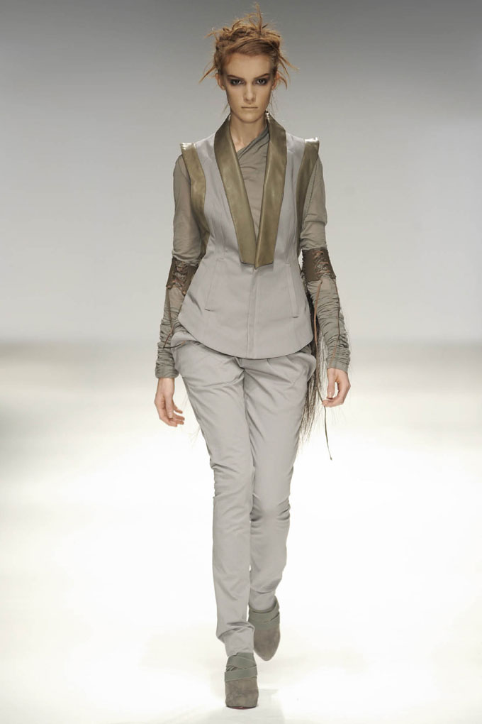 AW 0809 Look18