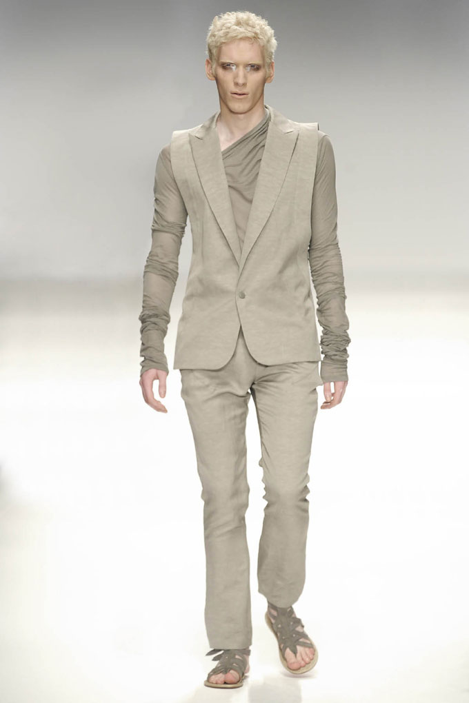 AW 0809 Look21
