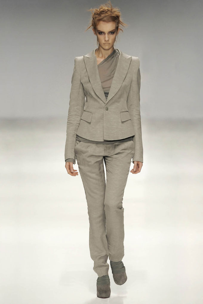 AW 0809 Look3